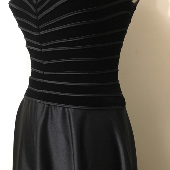 Tadashi Black Gown - Picture 3 of 6